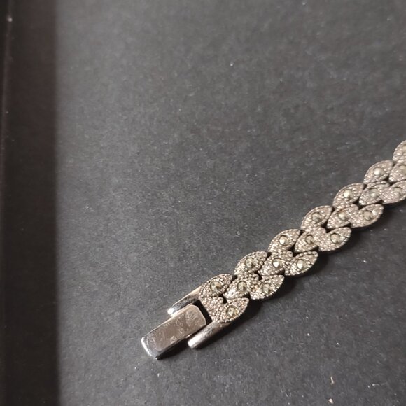 Very Pretty Armitron Now Watch - Picture 5 of 15